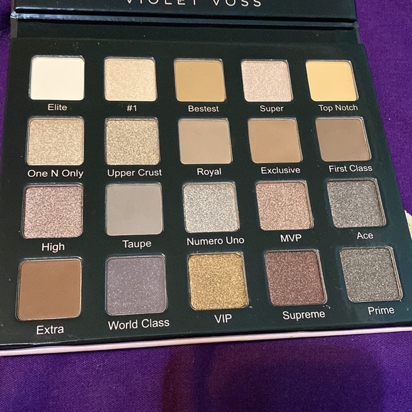NEW Violet Voss eyeshadow palette - Picture 3 of 3